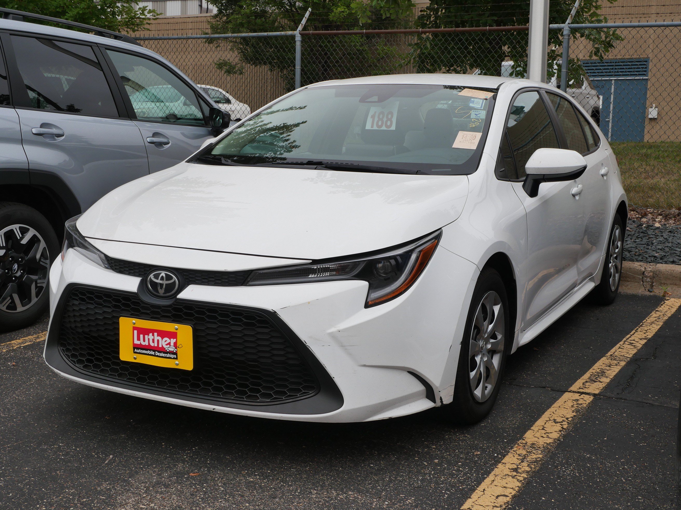 Used 2021 Toyota Corolla LE FWD image 3