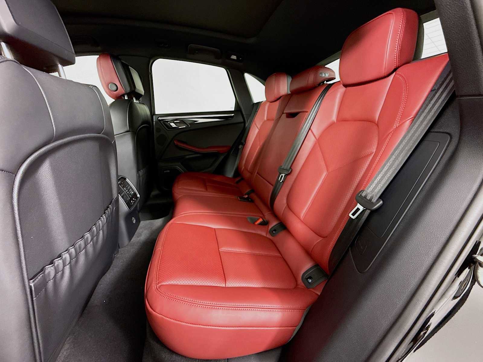 New 2026 Porsche Macan image 24