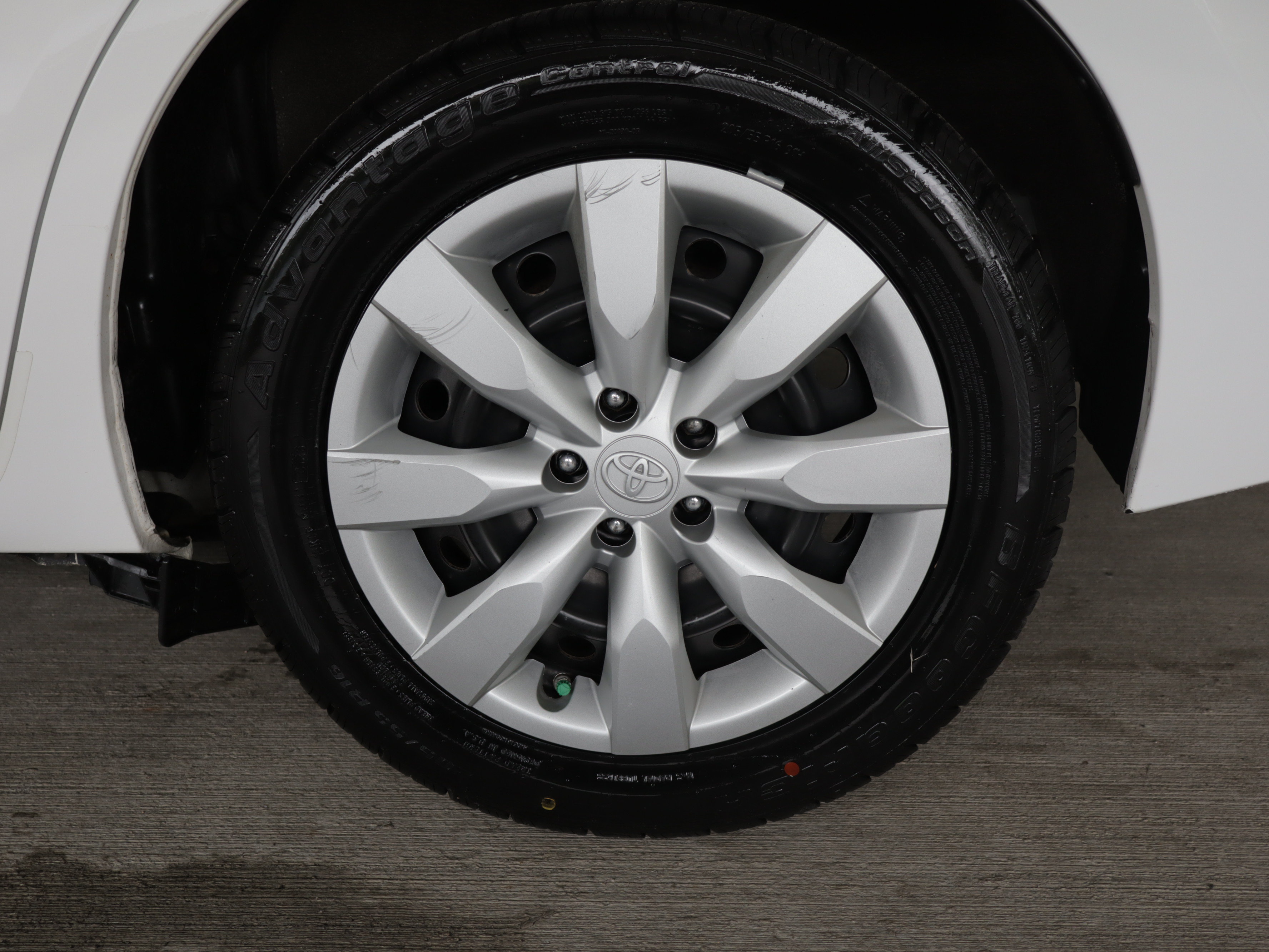 Used 2016 Toyota Corolla LE FWD image 25