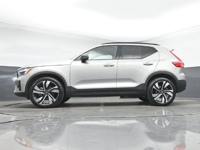 Used 2023 Volvo XC40 B5 Ultimate w/ Protection Package Premier AWD/4WD image 41