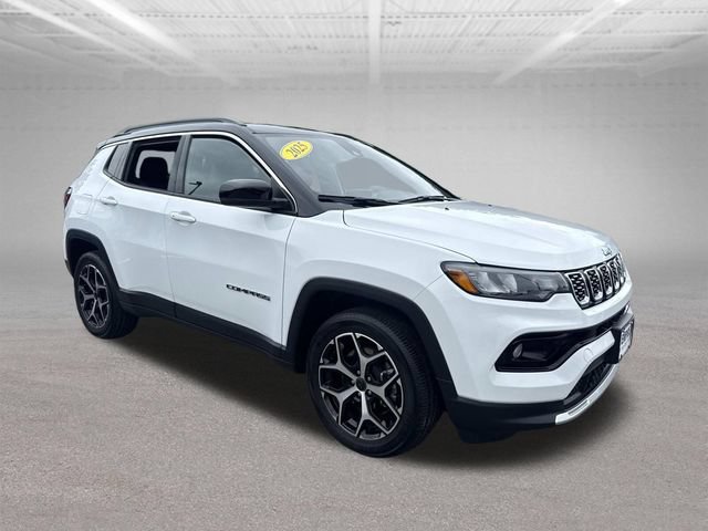 Used 2025 Jeep Compass Limited AWD/4WD image 4
