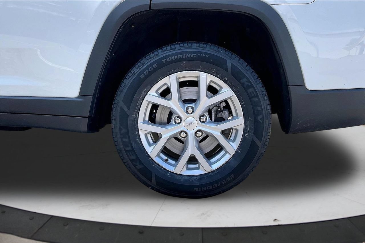 Used 2023 Jeep Grand Cherokee L Limited AWD/4WD image 37