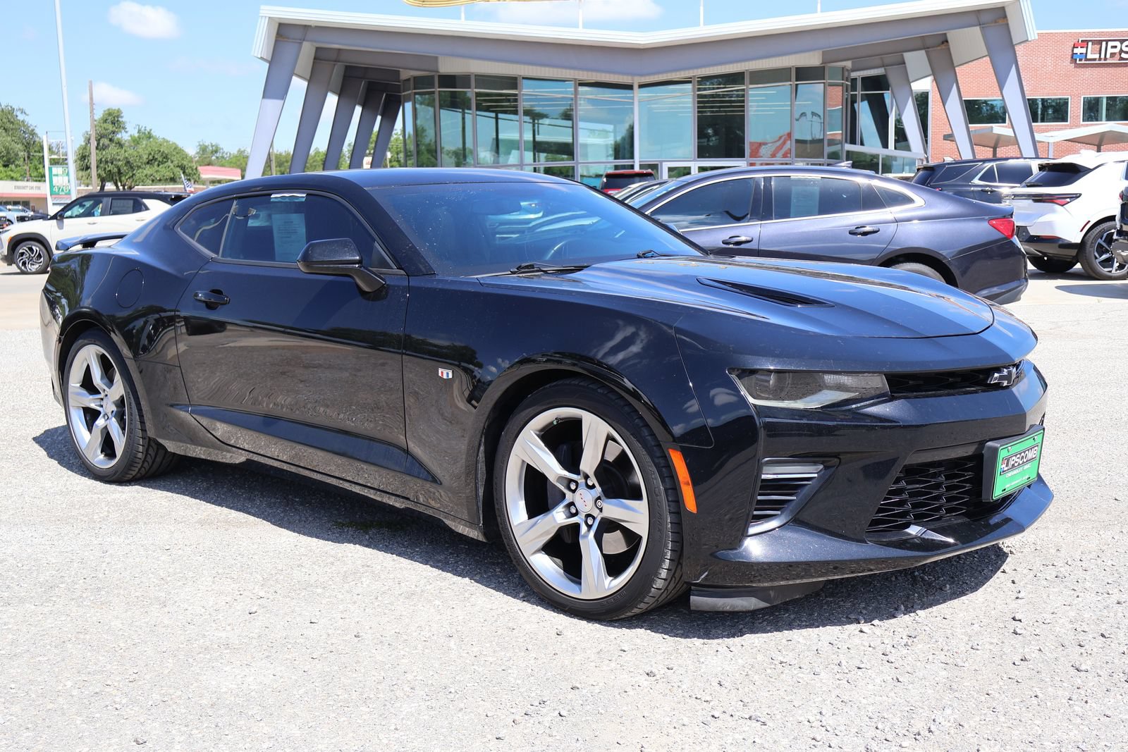 Used 2018 Chevrolet Camaro SS RWD image 4