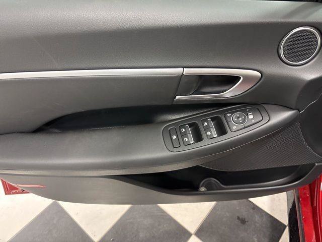 Used 2025 Hyundai Sonata SEL FWD image 8