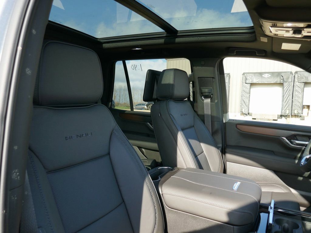New 2026 GMC Yukon Denali w/ Denali Reserve Package image 9