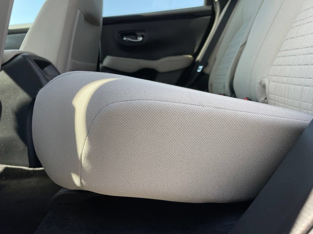 Certified 2026 Honda HR-V LX image 39