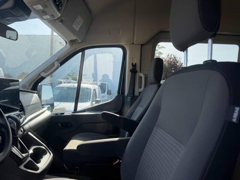 Used 2023 Ford Transit 350 XLT RWD image 16