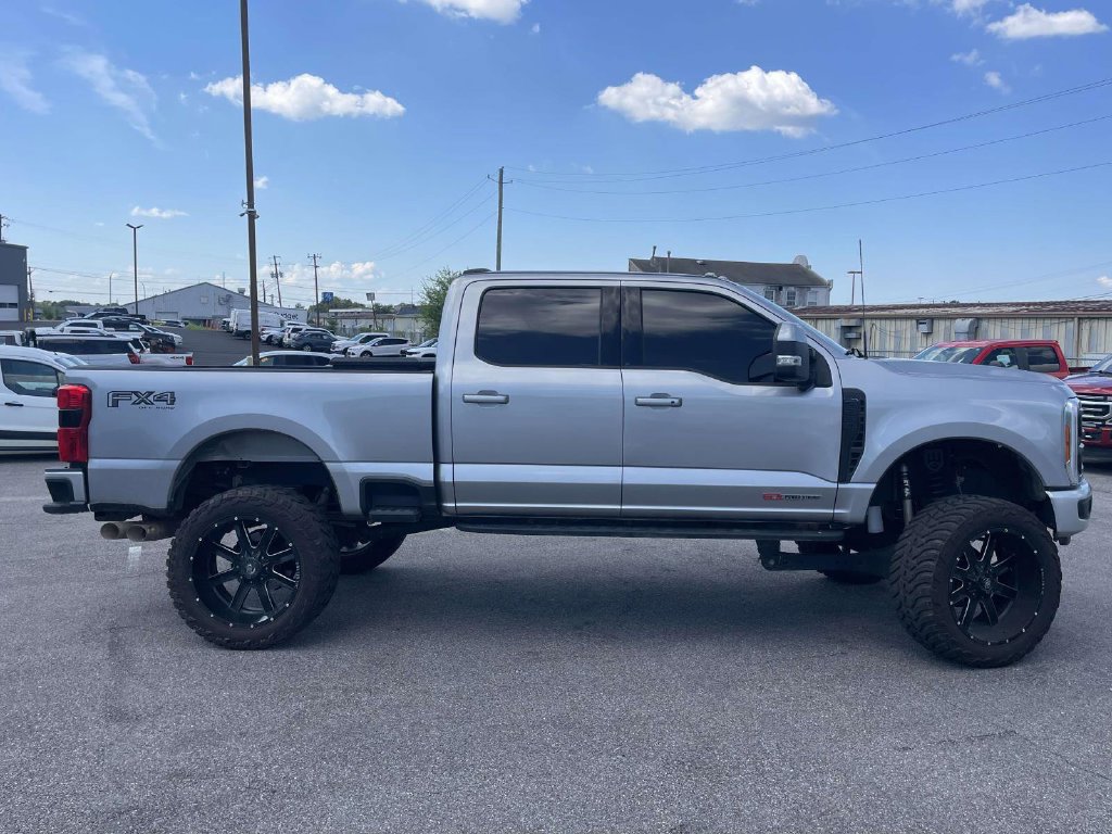 Used 2023 Ford F250 Lariat w/ Tremor Off-Road Package AWD/4WD image 2