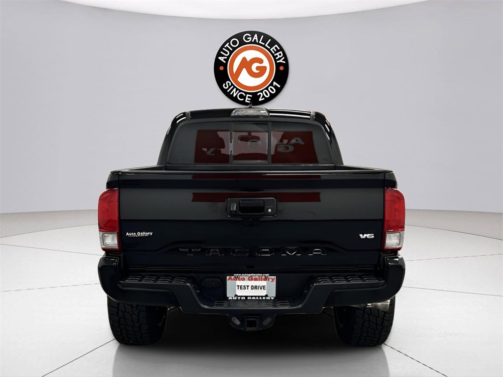 Used 2016 Toyota Tacoma TRD Sport image 6