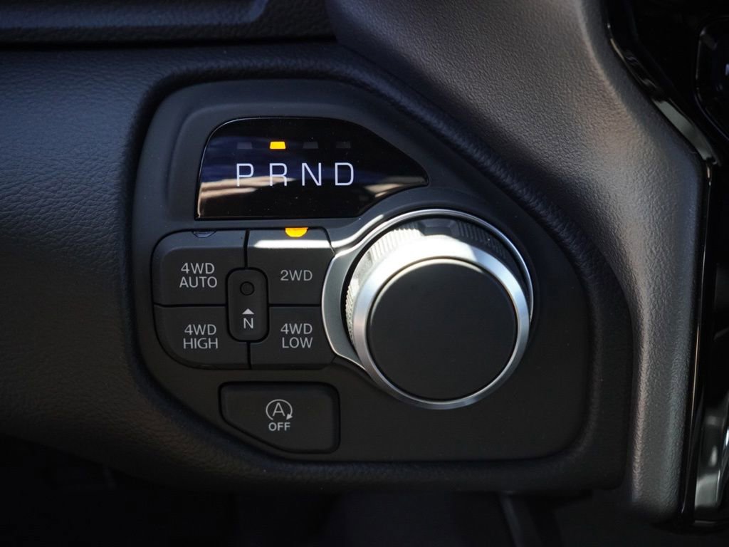 New 2026 RAM 1500 4x4 Crew Cab image 17