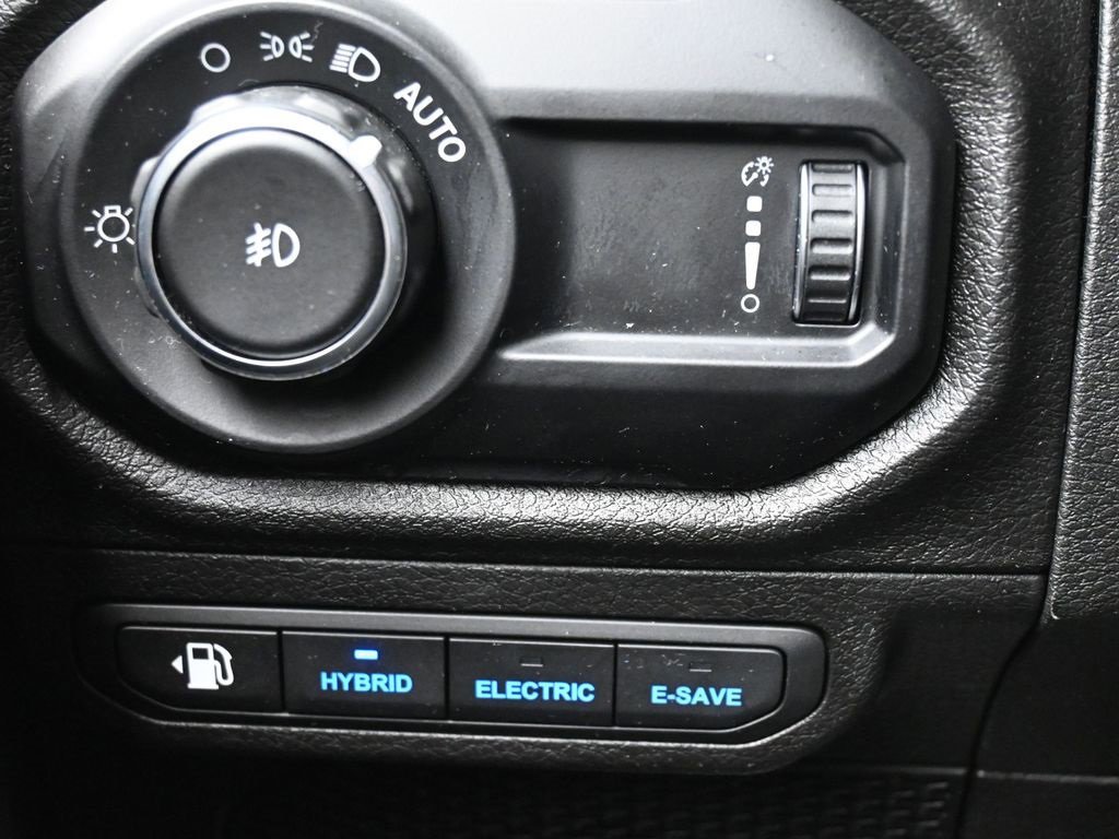 Used 2024 Jeep Wrangler Unlimited w/ Convenience Group image 21