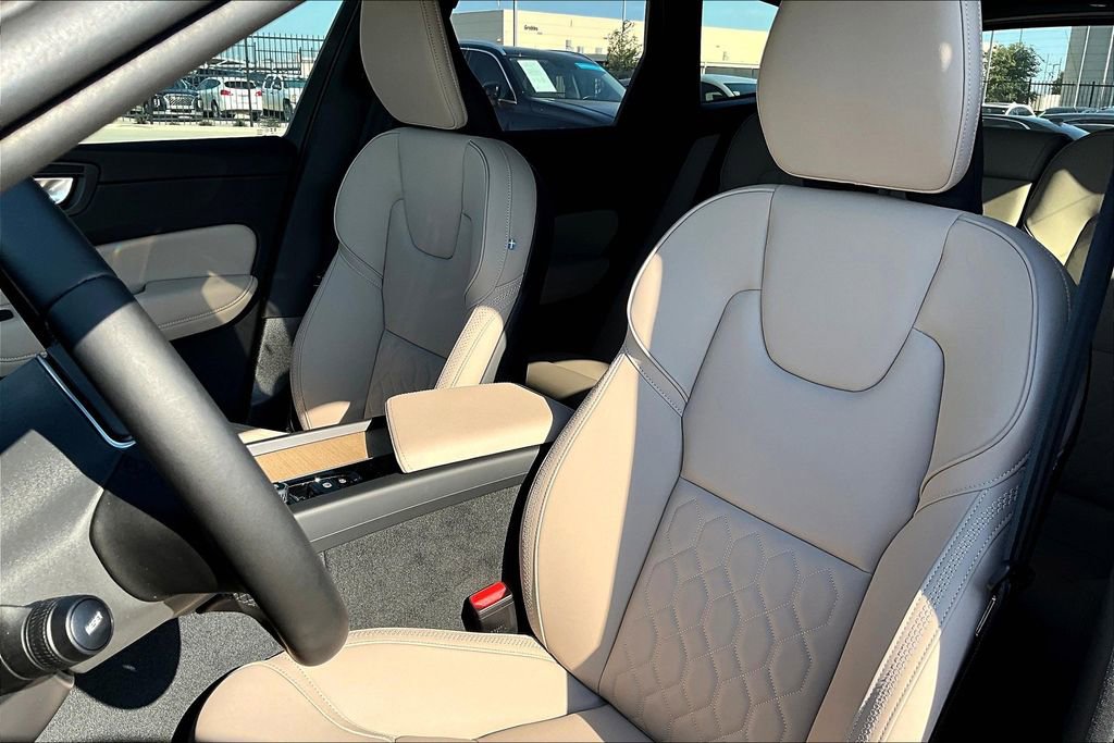 New 2026 Volvo XC60 B5 Plus w/ Protection Package Premier image 23