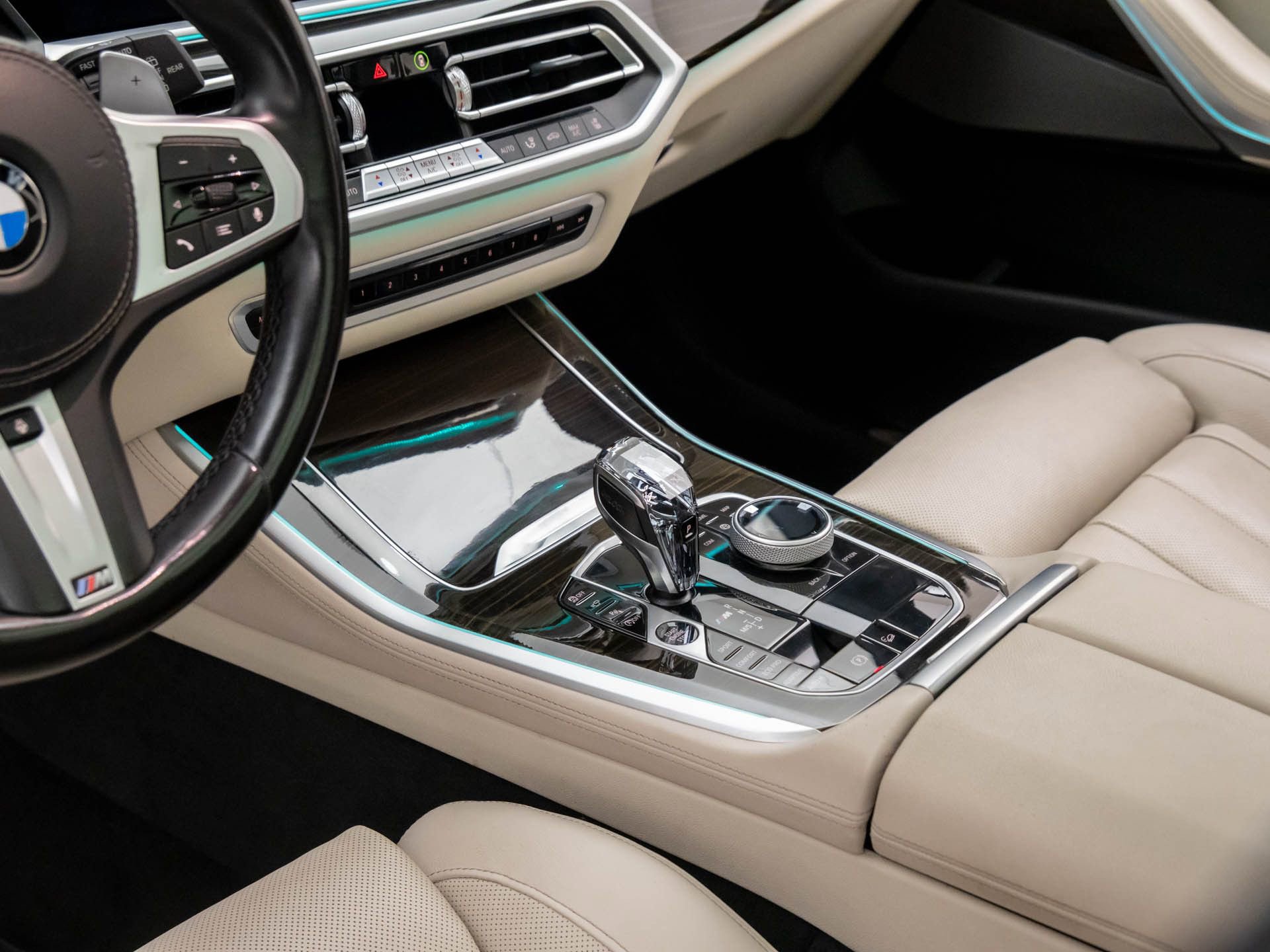 Used 2021 BMW X5 M50i image 13