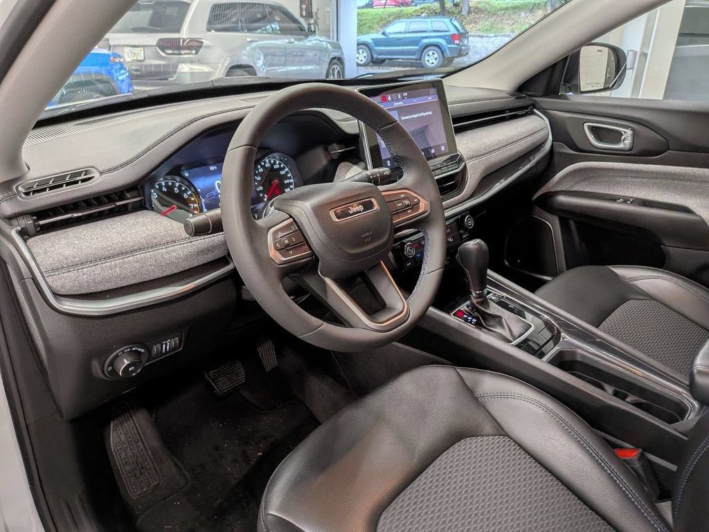 Used 2022 Jeep Compass Latitude w/ Sun and Sound Group FWD image 13