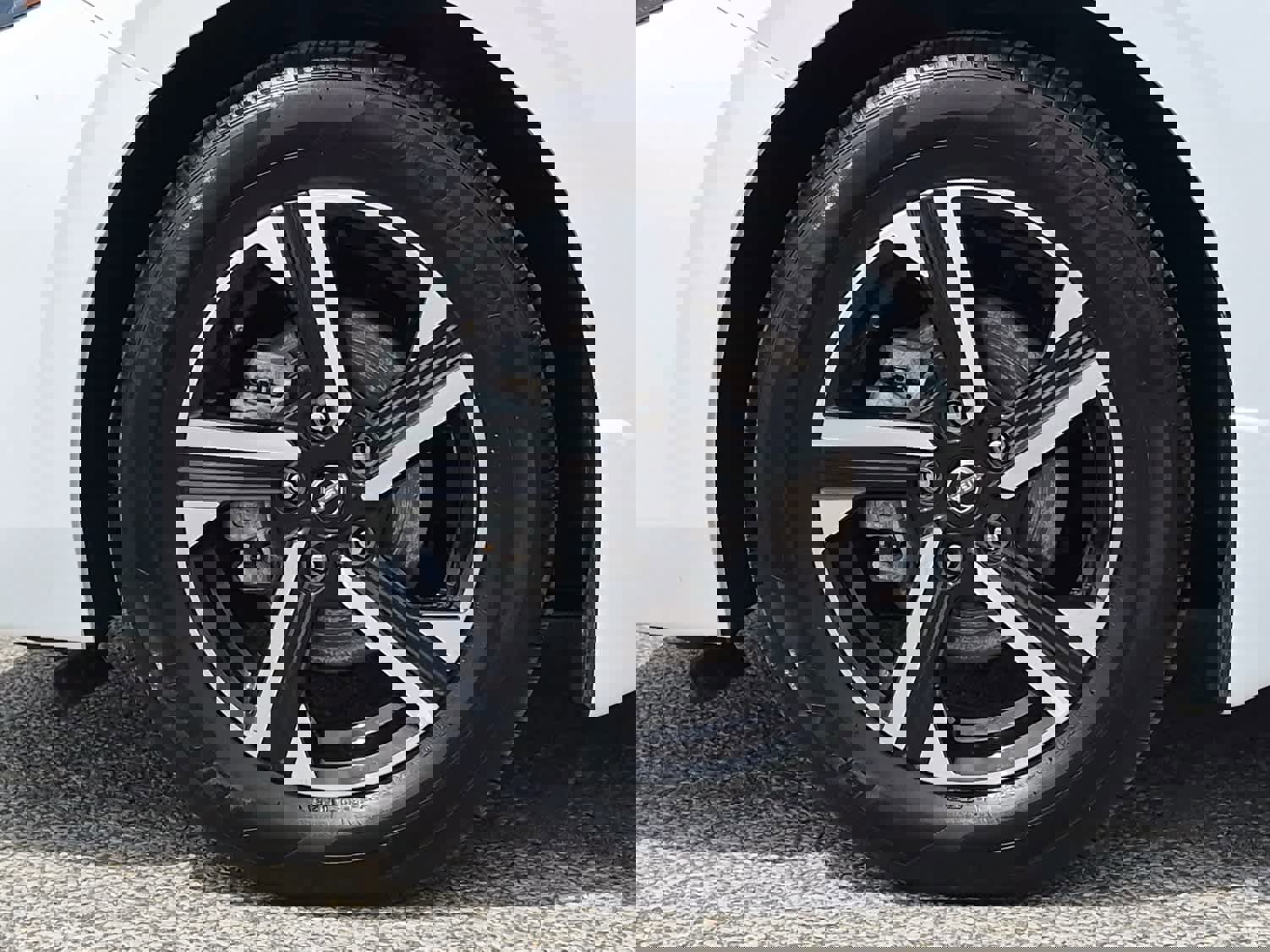 Used 2025 Nissan Sentra SV w/ All-Weather Package image 4