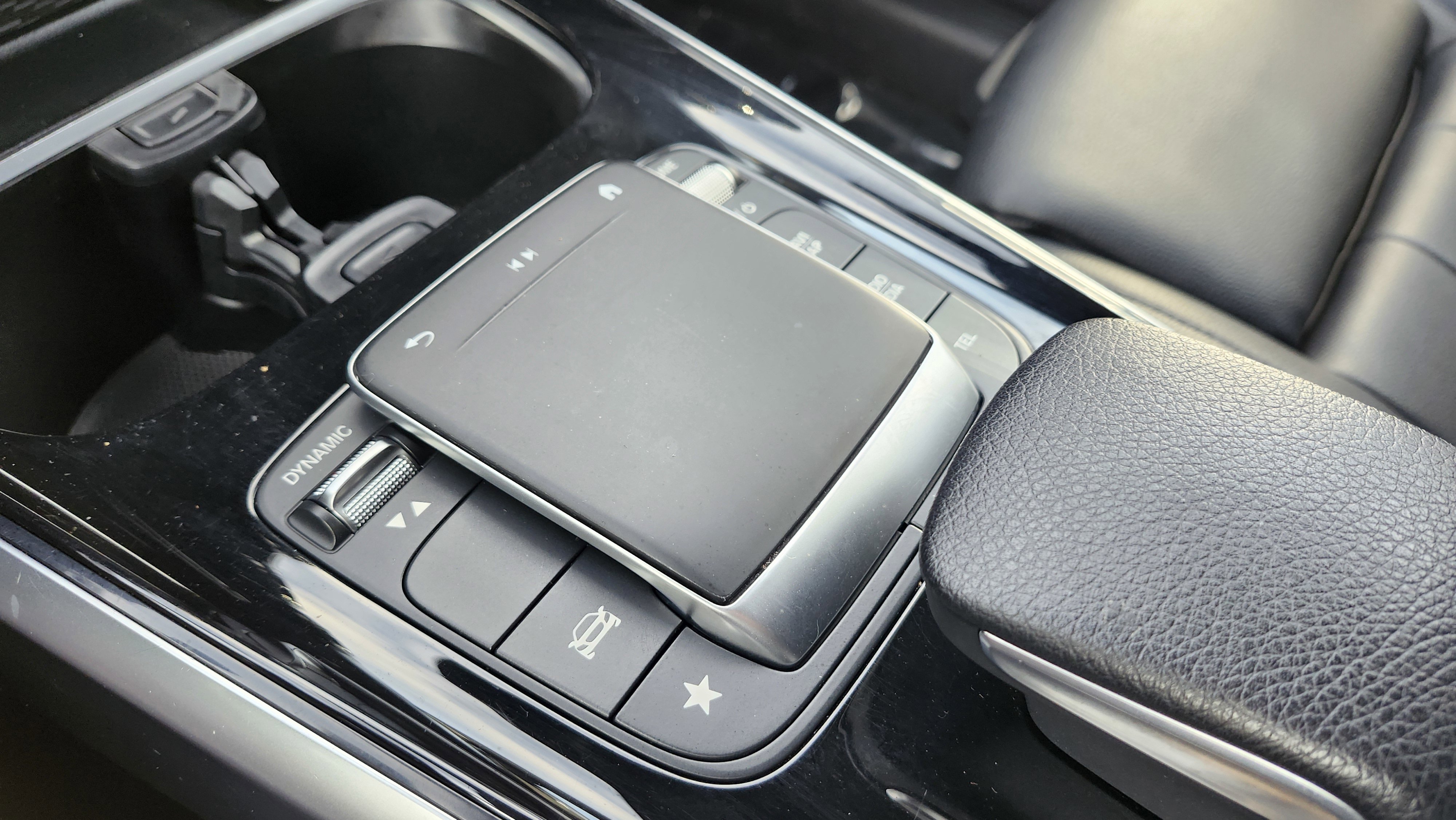 Used 2021 Mercedes-Benz GLB 250 4MATIC image 9