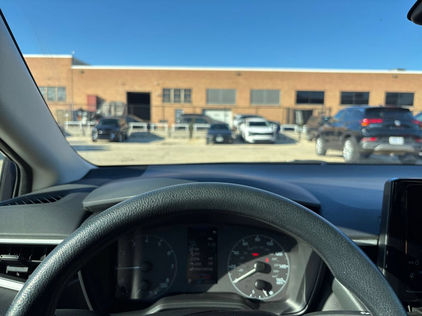 Used 2025 Toyota Corolla LE FWD image 31