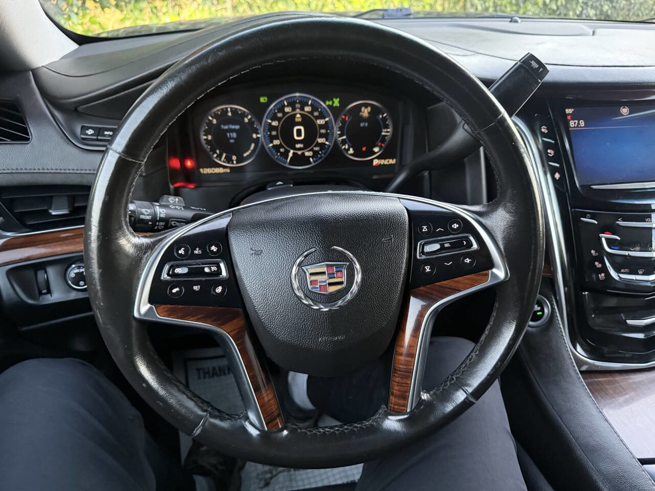 Used 2015 Cadillac Escalade Luxury image 15