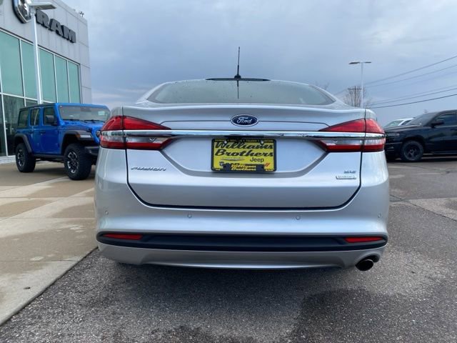 Used 2017 Ford Fusion SE w/ Fusion SE Technology Package image 6