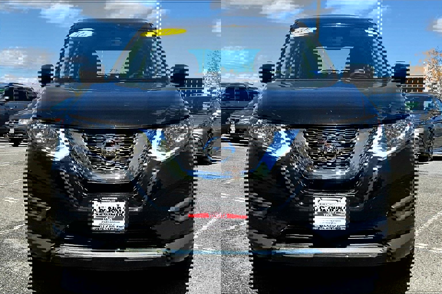 Used 2017 Nissan Rogue S image 3