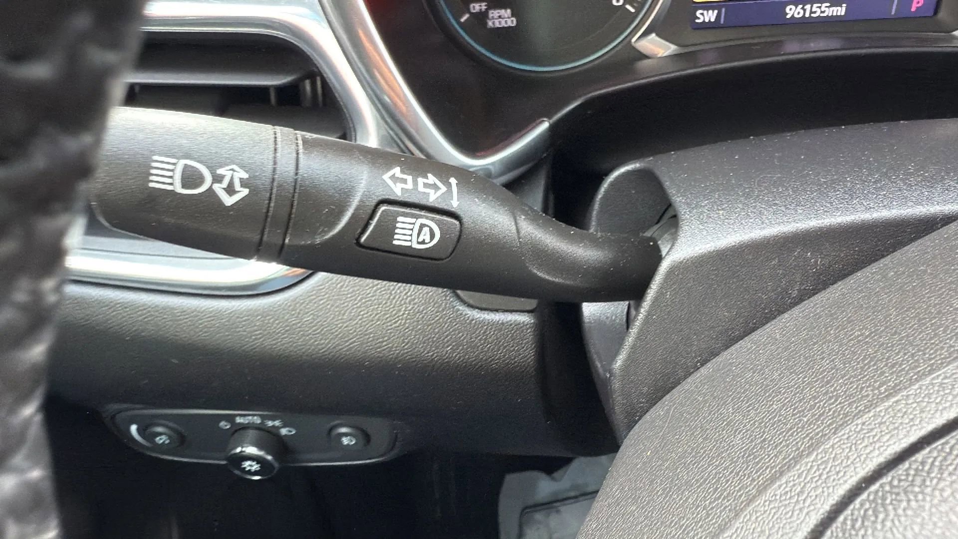 Used 2019 Chevrolet Equinox Premier AWD/4WD image 14