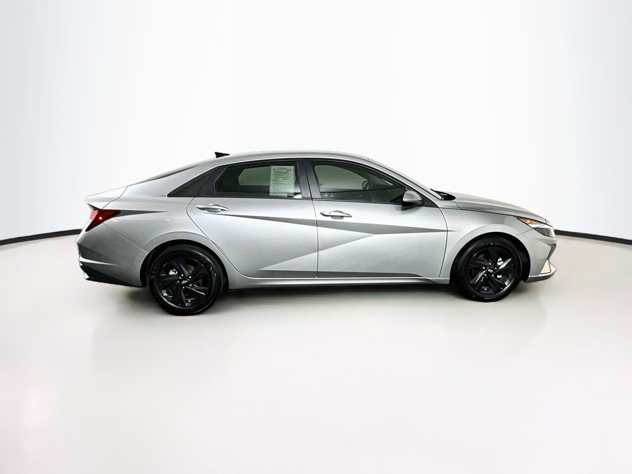 Used 2022 Hyundai Elantra SEL FWD image 10