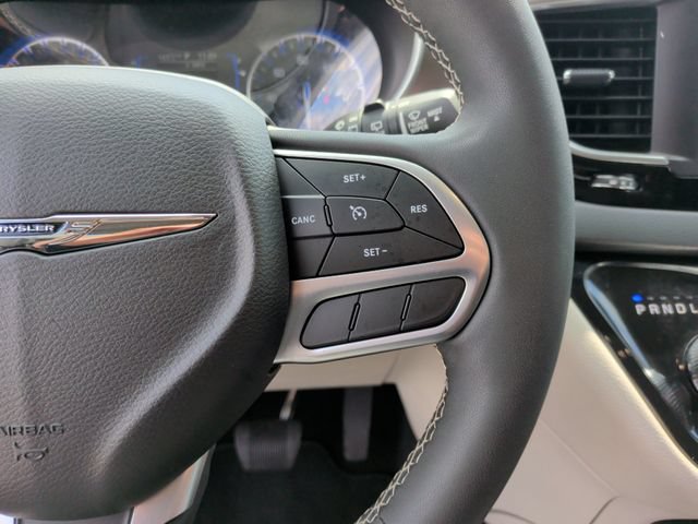 Used 2024 Chrysler Voyager LX FWD image 15