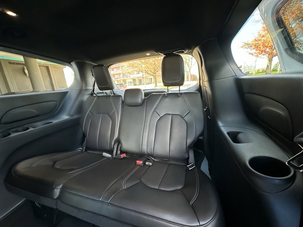 New 2026 Chrysler Pacifica Select image 19