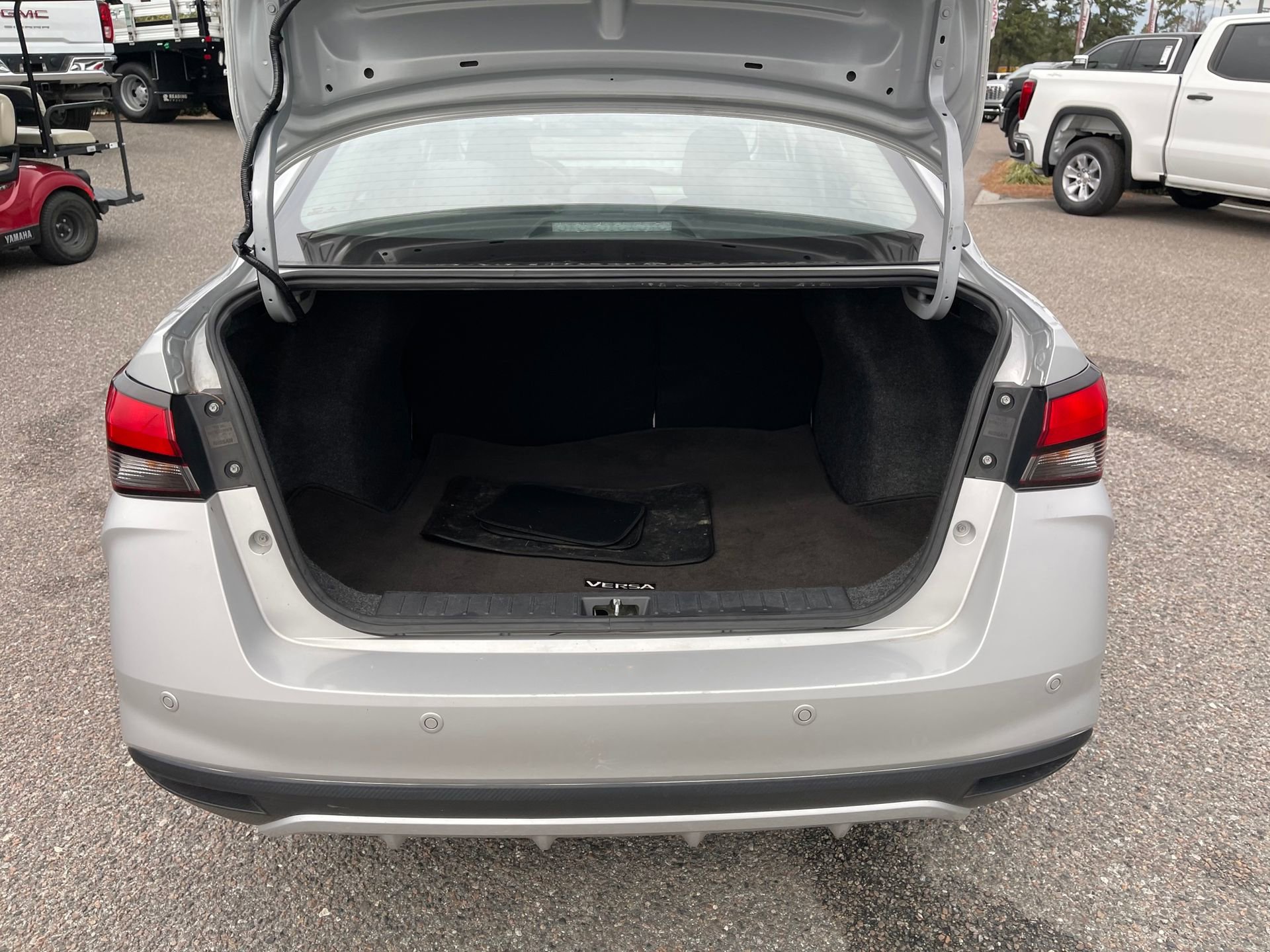 Used 2021 Nissan Versa SV image 22