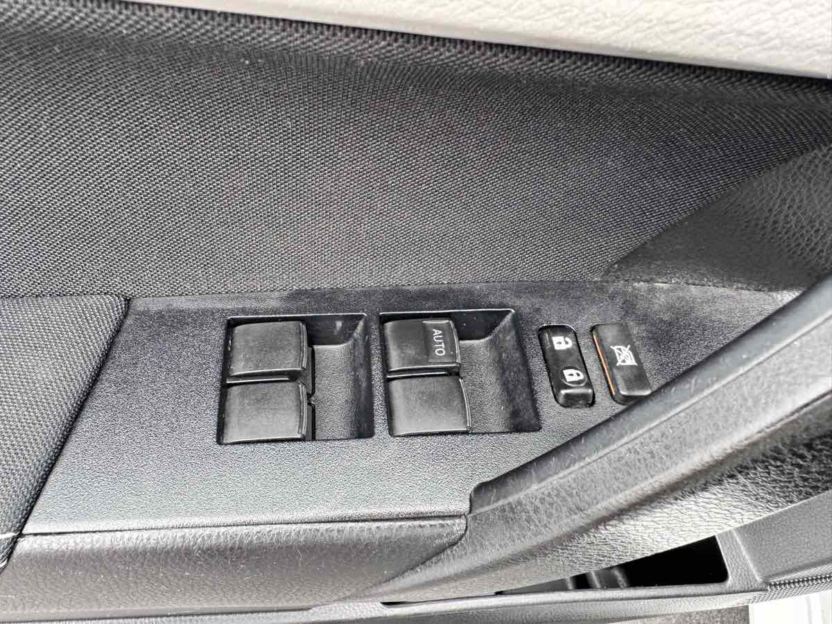 Used 2016 Toyota Corolla LE FWD image 34