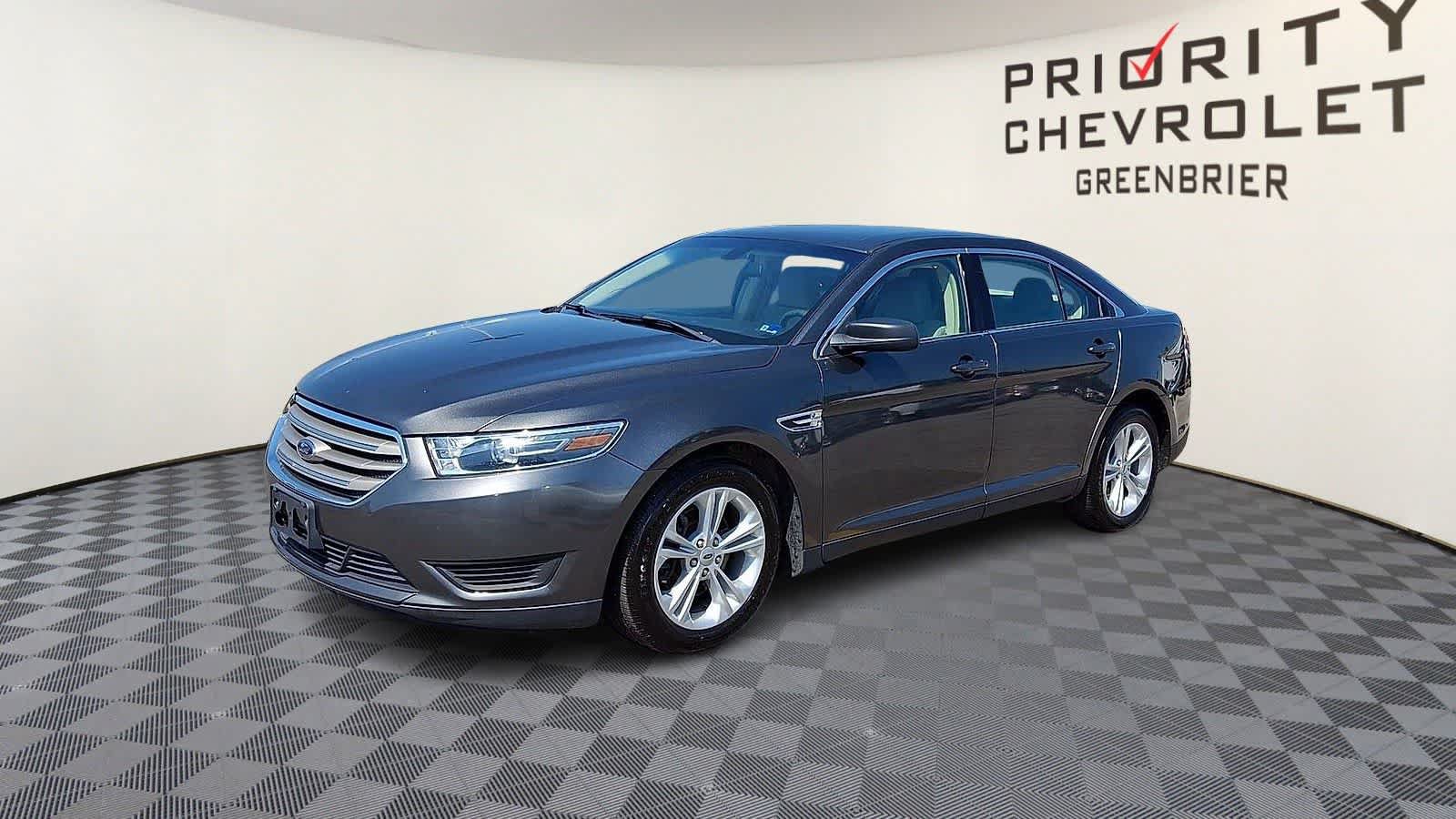 Used 2018 Ford Taurus SE FWD image 4