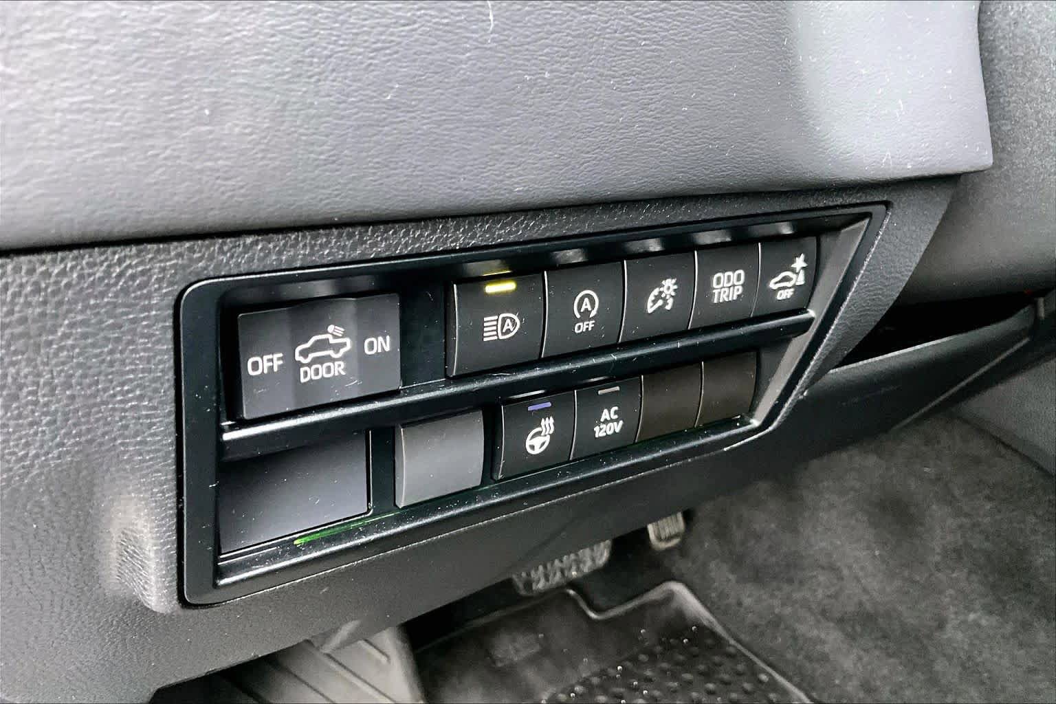 Used 2024 Toyota Tundra Platinum image 33