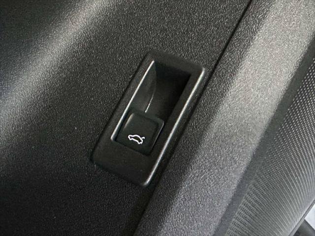 Used 2025 Audi Q5 Premium w/ Convenience Package AWD/4WD image 16