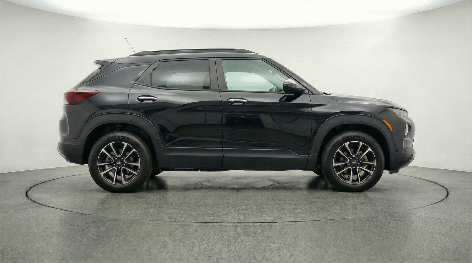 Used 2025 Chevrolet TrailBlazer LT w/ Driver Confidence Package image 11