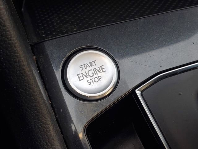 Used 2018 Volkswagen Tiguan SE AWD/4WD image 23