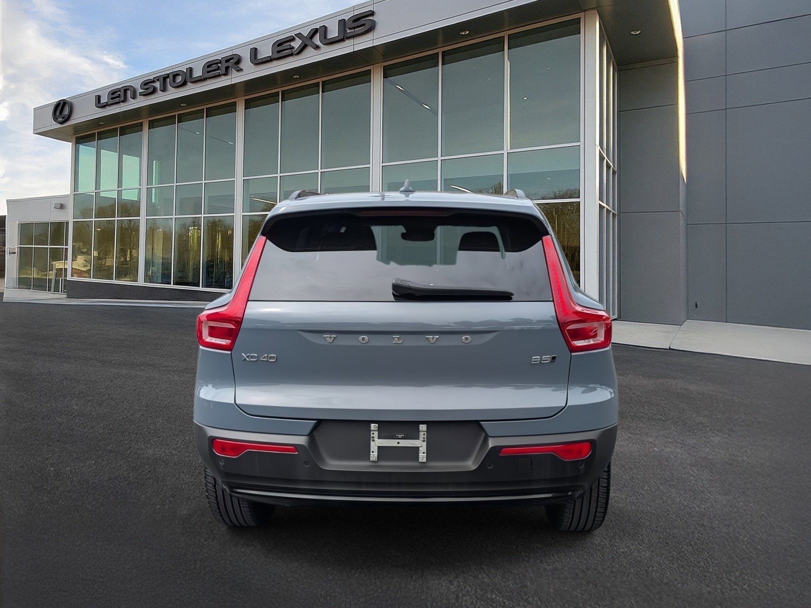 Used 2023 Volvo XC40 B5 Ultimate image 5