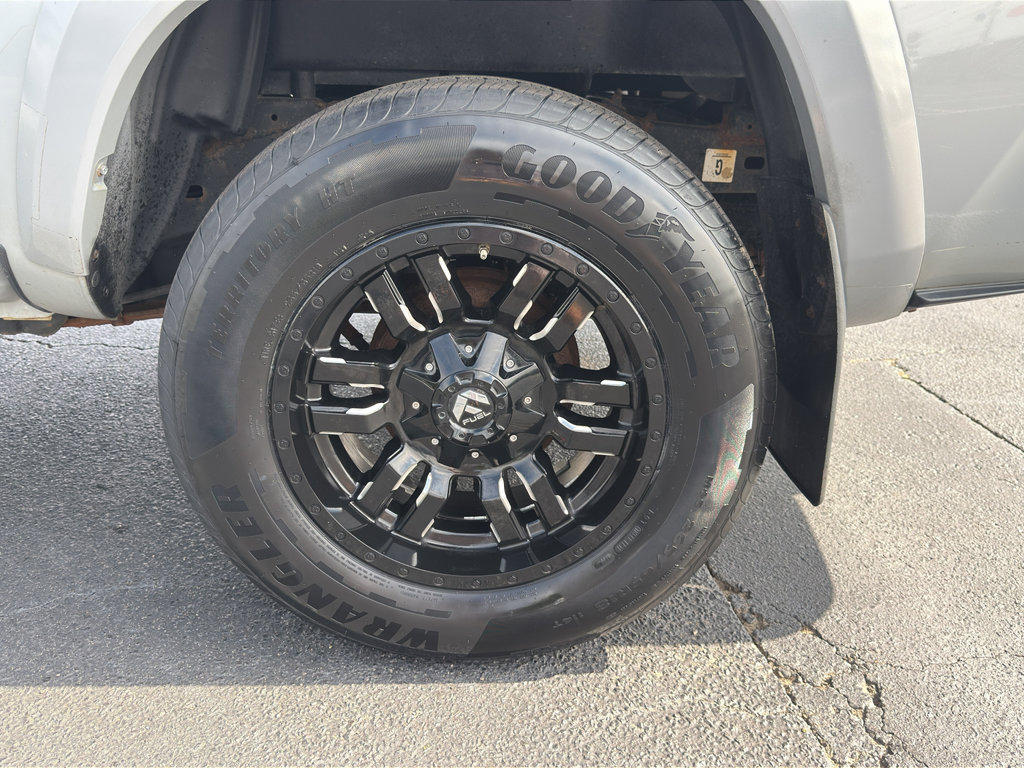 Used 2018 Toyota Tacoma Limited AWD/4WD image 31