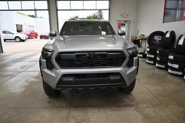 New 2026 Toyota Tacoma TRD Off-Road AWD/4WD image 2