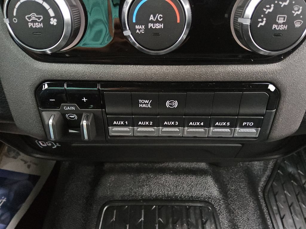 New 2026 RAM 5500 Tradesman w/ Chrome Appearance Group AWD/4WD image 23