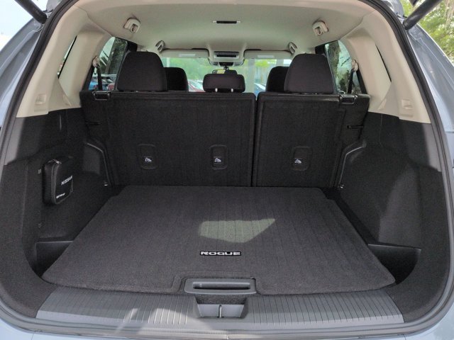Certified 2026 Nissan Rogue SV FWD image 13