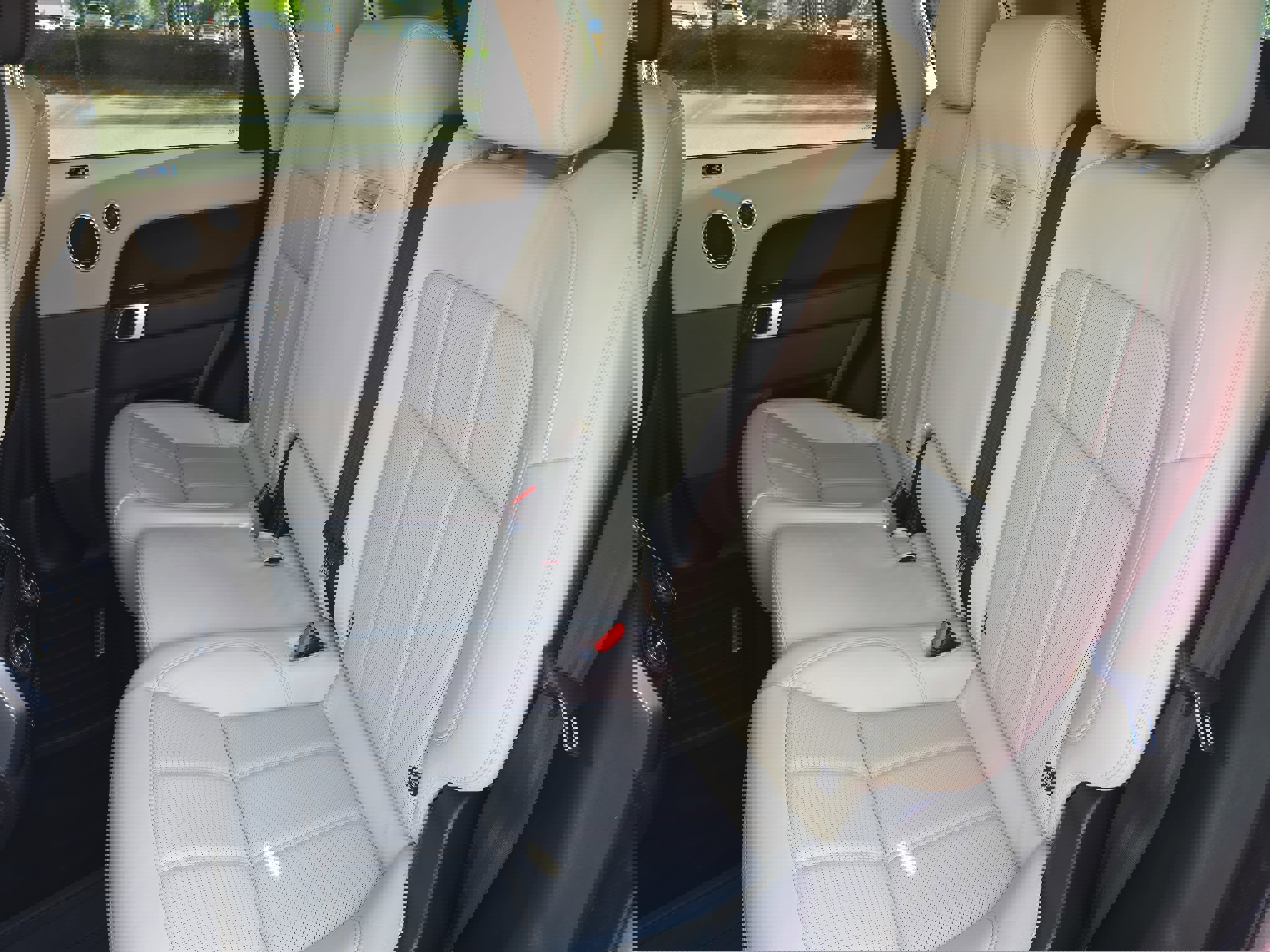 Used 2021 Land Rover Range Rover Sport HSE Silver Edition image 14