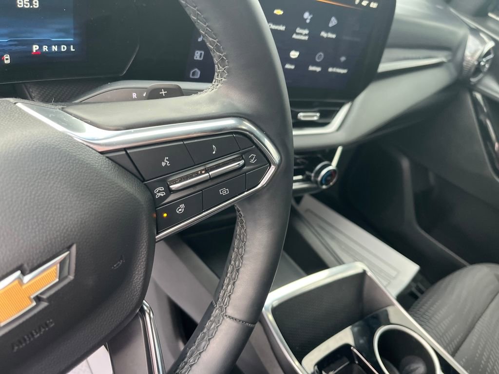 Used 2025 Chevrolet Equinox LT image 12