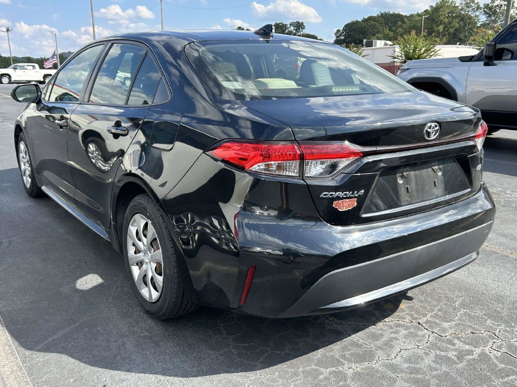 Used 2020 Toyota Corolla LE FWD image 2