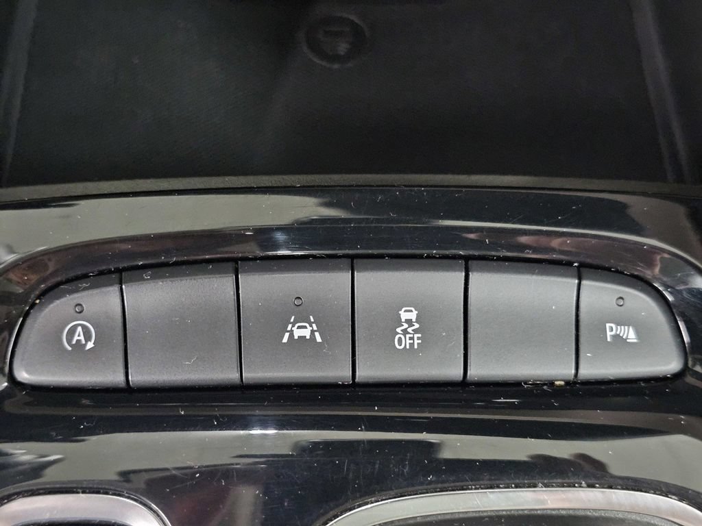 Used 2022 Buick Envision Avenir w/ Premium Seat Package FWD image 22