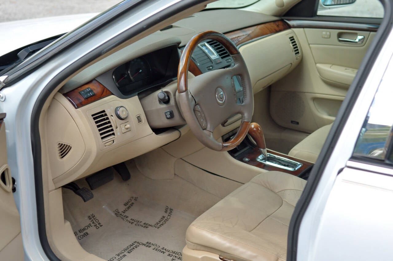 Used 2006 Cadillac DTS Performance FWD image 12