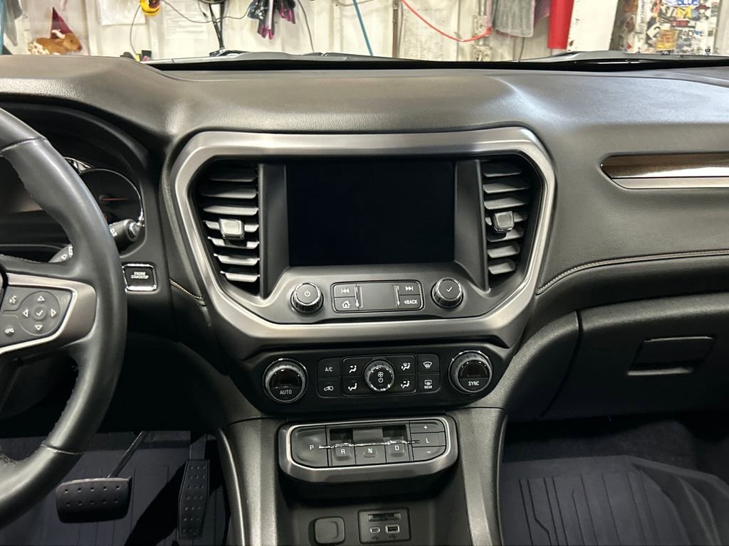 Certified 2023 GMC Acadia AT4 w/ Technology Package AWD/4WD image 19