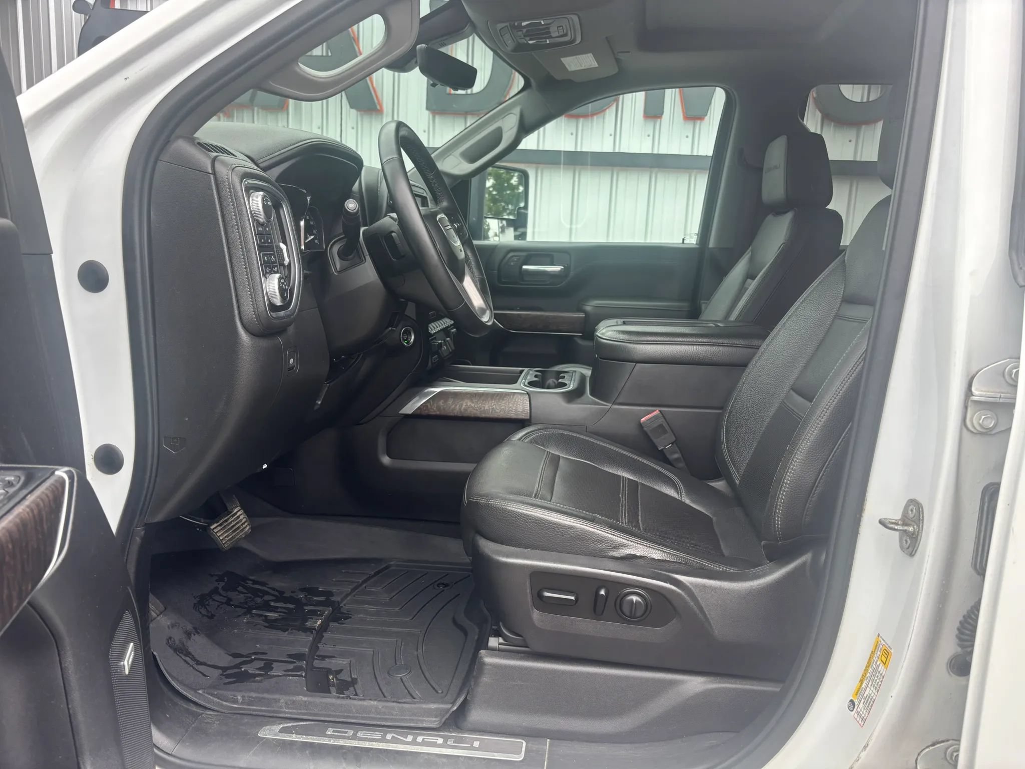 Used 2020 GMC Sierra 2500 Denali w/ Denali Ultimate Package AWD/4WD image 19