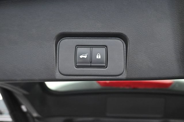 Used 2025 Nissan Rogue SV FWD image 9