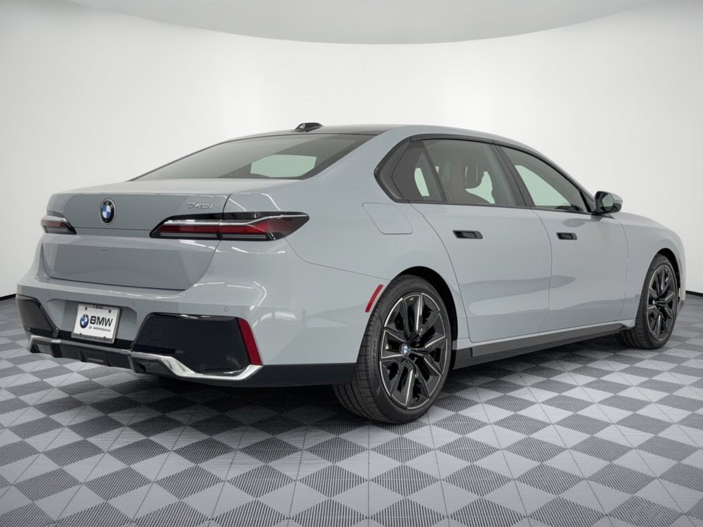 Certified 2026 BMW 740i RWD image 9