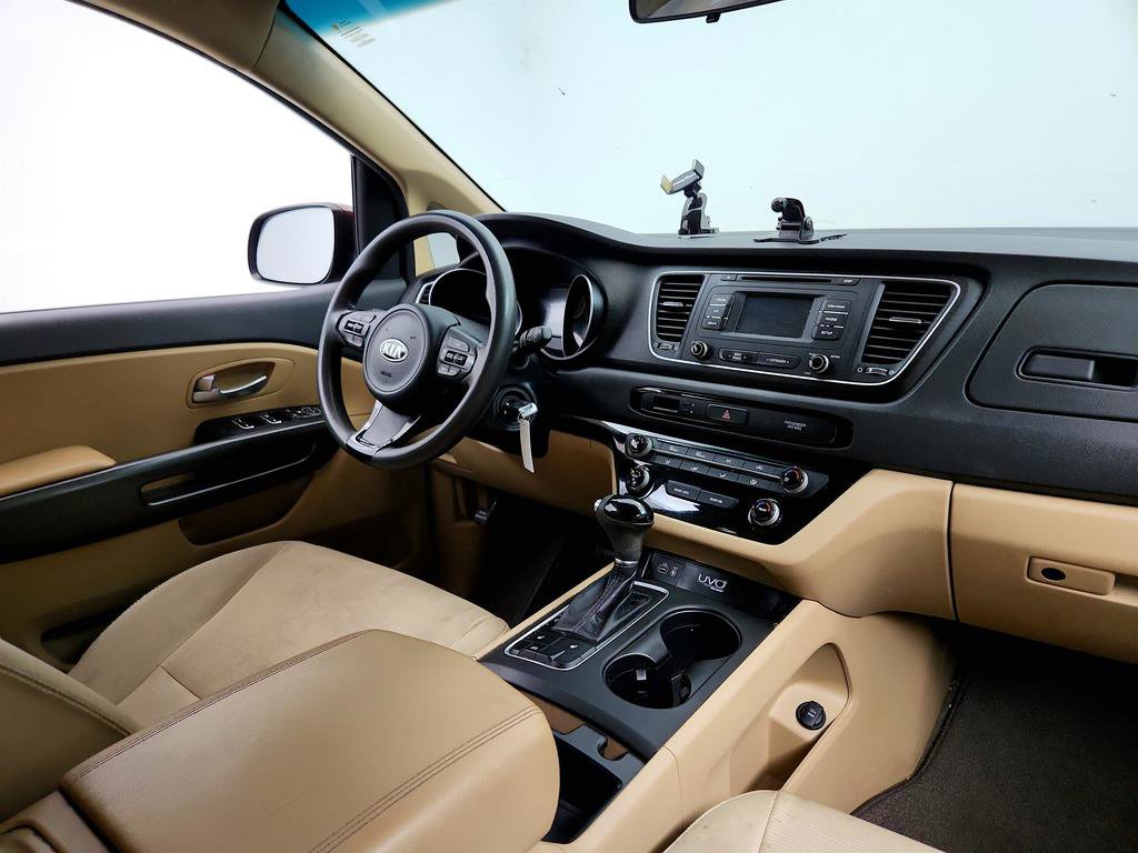 Used 2015 Kia Sedona LX w/ LX Convenience Package FWD image 25